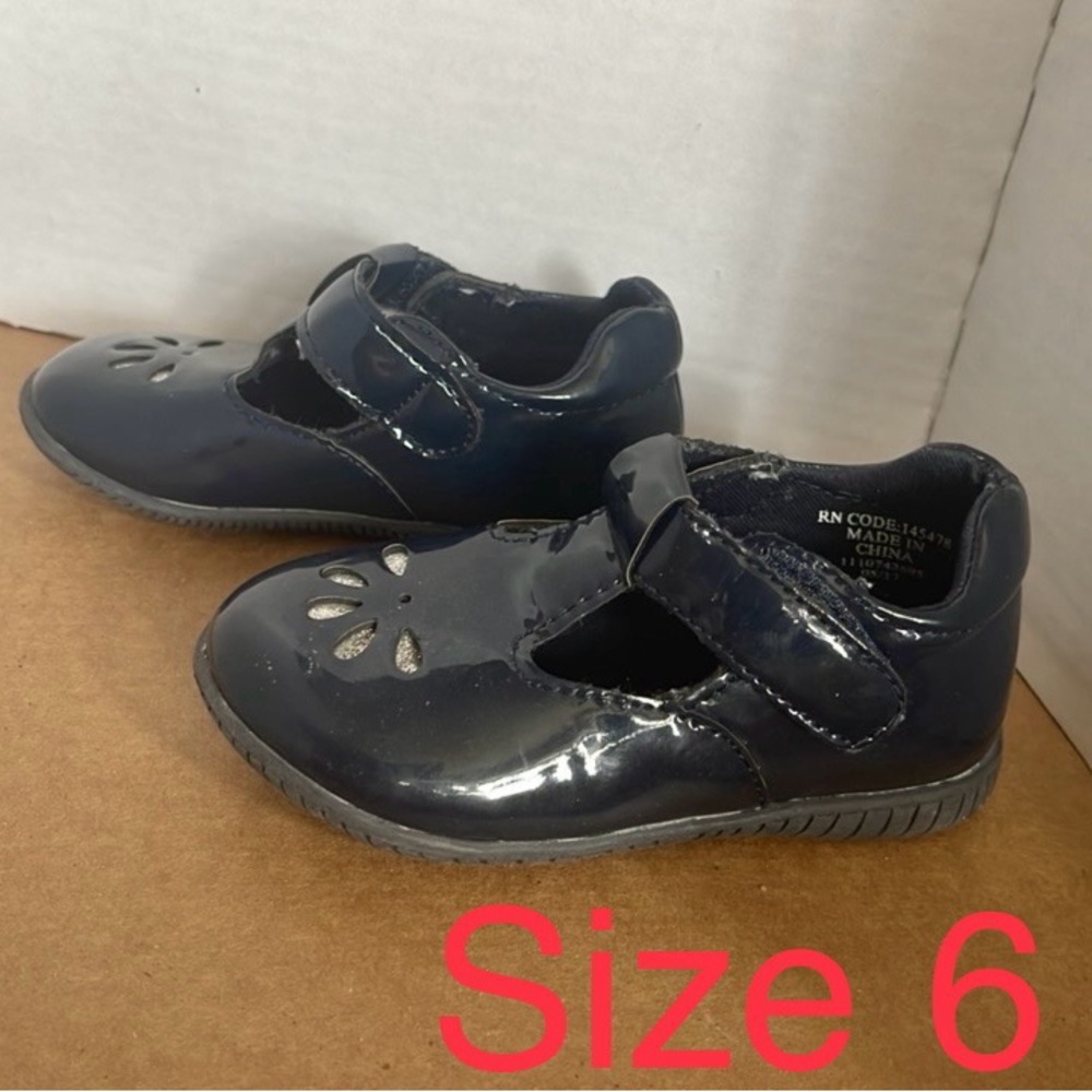 Young Dimension Toddler Girl Shoes Sz 6 navy